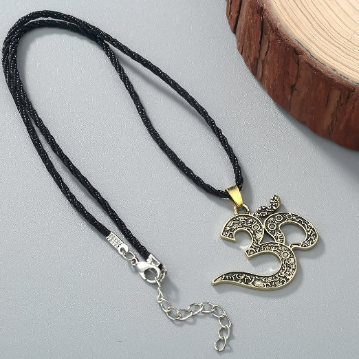Collier “Om Éternel”